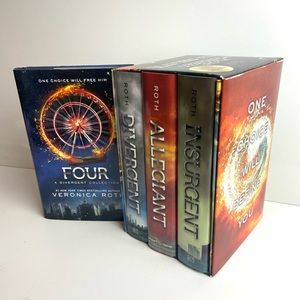 Divergent:Complete Series by Veronica R Hardcover